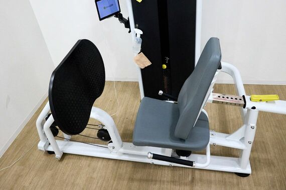 レッグプレスマシン