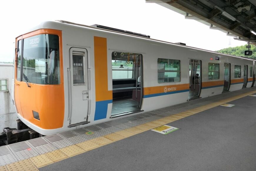 折り返しのコスモスクエア行きになった電車（記者撮影）
