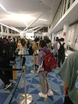 羽田空港は検査で混雑していた（写真：筆者撮影）