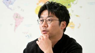 五木田洋平（ごきた・ようへい）HILLOCK（ヒロック）初等部 カリキュラムディレクター私立小学校で10年間勤務した後、2021年3月に東京・世田谷にオルタナティブスクール、ヒロック初等部を創設、22年4月に開校。教員時代はクラス担任、学年主任、ICT部主任などを兼任し、学び合いの授業実践を研究しながら子ども同士が学び合う、自分たちを表現するクラスを運営。2014年度～20年度に私立開智望小学校の設立と運営にも参画し、ICTを用いて日本語版のインターナショナルバカロレアの理論を取り入れた探究学習を推進した。シンガポール日本人学校の研修講師や、大学の特別講座なども担当している。22年に『ICT主任の仕事術 仕事を最適化し、学びを深めるコツ』（明治図書）を刊行。またICTのみならず、学校組織のアップデートを目指し、ポリシーメイキングプロジェクトを主催している（撮影：梅谷秀司）