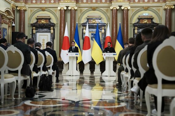 岸田首相とゼレンスキー大統領の共同記者会見はウクライナの首都キーウで開かれた