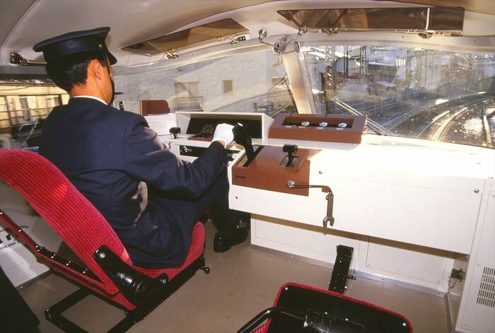 HiSEの運転席