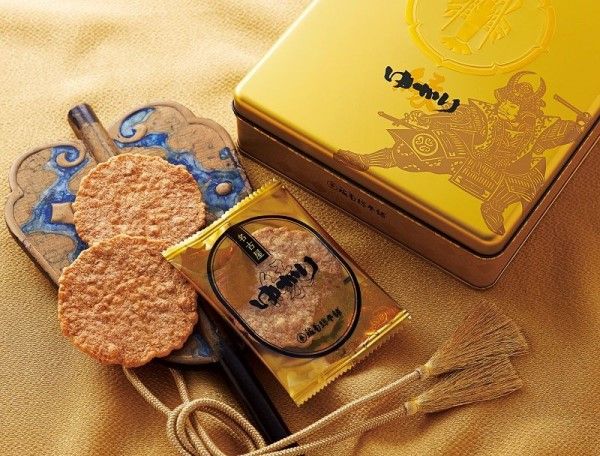 名古屋地区限定販売の「ゆかり黄金缶」（写真：坂角総本舖）