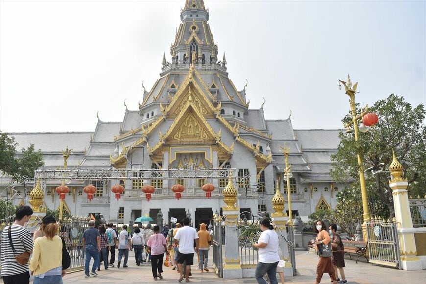 駅からバスで向かった先はワット・ソートーン（寺院）（筆者撮影）