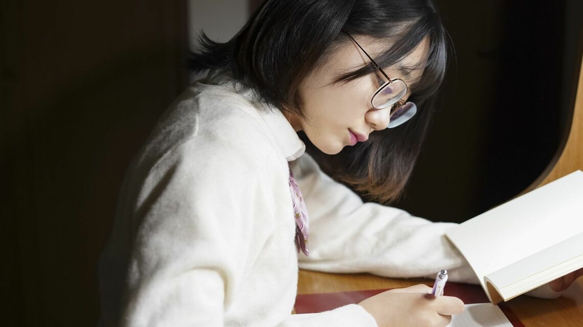 テスト勉強の一夜漬けが、その場しのぎでしかない科学的な根拠が明らかに（写真：小日向 みう／PIXTA）