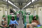 空港線車両の室内