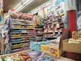 昔好きだった駄菓子を発掘する楽しみも（筆者撮影）