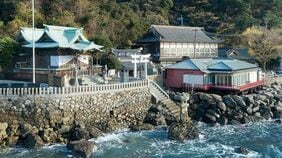 このまま廃墟化？関門海峡を眼前に鎮座する"崖っぷち神社"大逆転の再生物語､年商500万円→1.8億円に化けさせた神主の覚悟