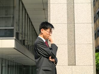 出向先も自社もクビの危機、どうすれば？