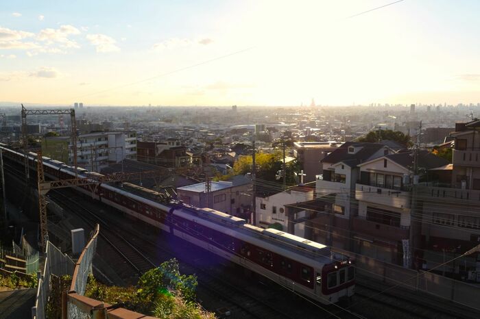 夕方の奈良線の風景