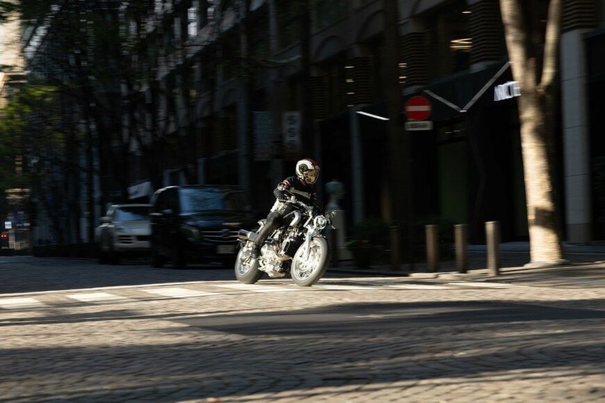 ブラフ・シューペリア「ロレンス」（写真：三木 宏章）