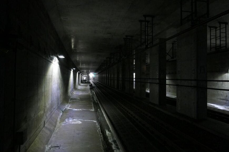 世田谷代田駅　急行線階