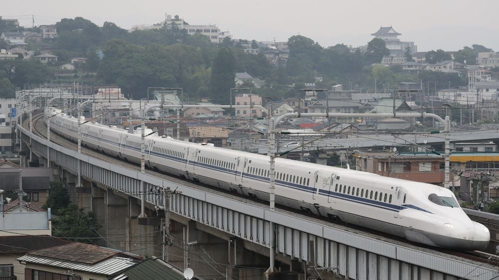 試運転用「N700S」は営業運転に使わないのか 現行「N700系」には客を乗せ 試運転用「N700S」は営業運転に使わないのか 現行「N700系」には客を乗せ