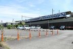 和歌山港駅に停まる10000系の特急サザン。