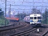 関西の「新快速」は1972年に153系で運転を開始した。山崎付近を走る153系新快速（撮影：南正時）
