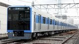 都営地下鉄三田線の新型車両6500形。同線初の8両編成だ（撮影：尾形文繁）