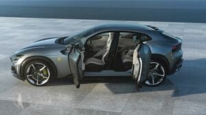 フェラーリ｢SF90 XX｣公道最強スペックの最新作 1000馬力級プラグイン