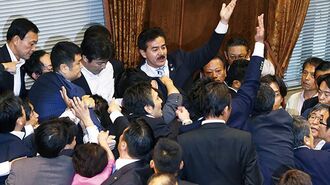 安保法制を強行採決 与野党に重い後遺症