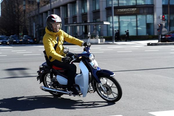 ホンダ スーパーカブc125 乗ればわかる進化 2輪車 東洋経済オンライン 社会をよくする経済ニュース