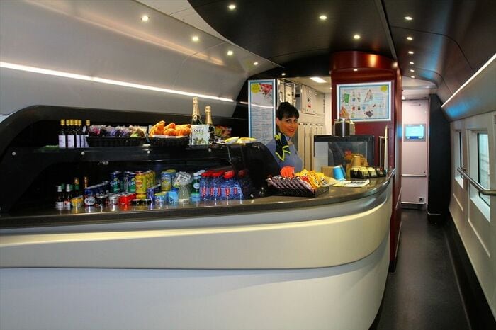 充実した品揃えを誇るユーロスターの売店