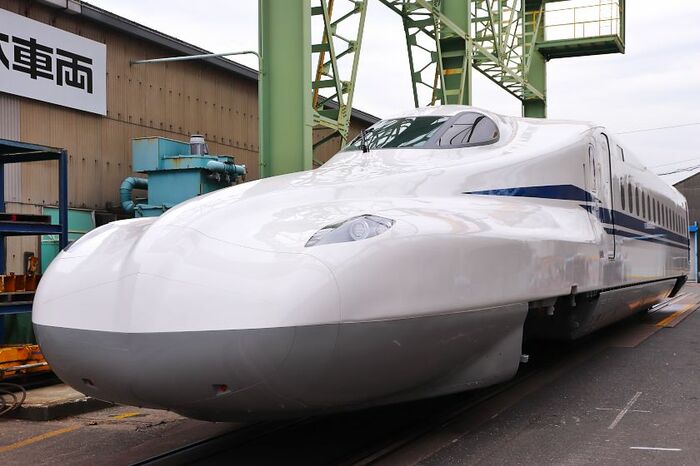 報道陣にお披露目されたN700Sの量産車