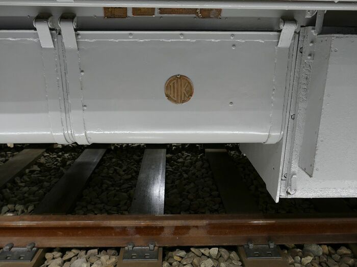 台車や床下機器もピカピカになった