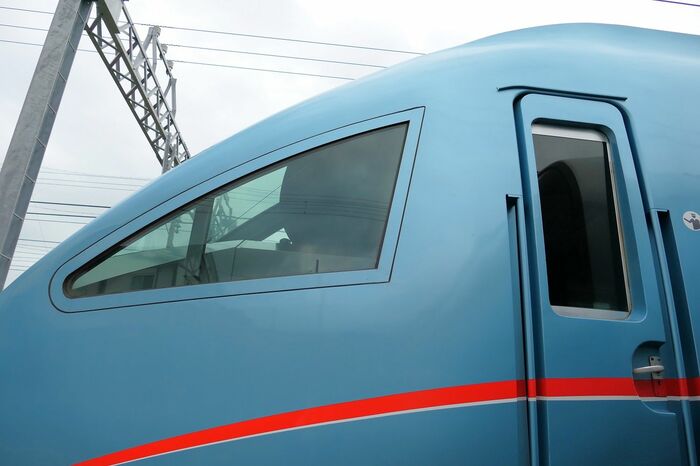 運転室側面の三角窓