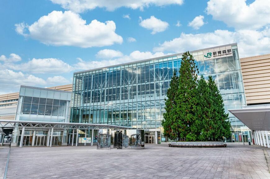 東北新幹線が開通し、現在は「新青森駅」が終着駅となりました（写真：PIXSTAR／PIXTA）
