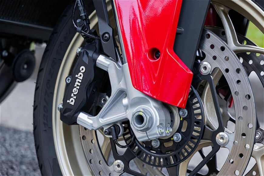 モト・グッツィ「V100マンデッロ」のディテール（写真：三木宏章）