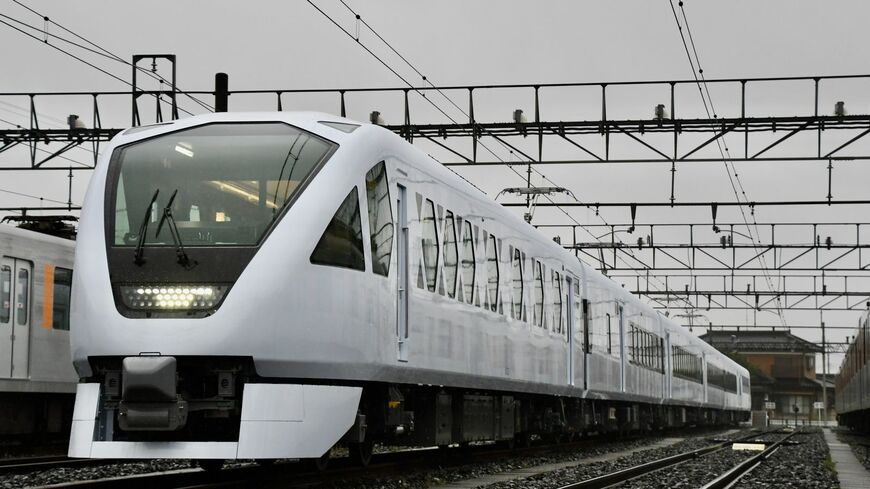 東武のN100系「スペーシアX」にもRemoteが搭載され、HMAXを活用した日立との協創により、車両のメンテナンスの効率化を目指している（記者撮影）
