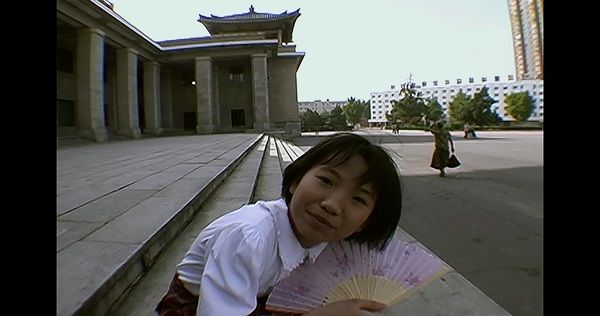 「止めて」と言い出す前の姪のソナ。『愛しきソナ』より。©PLACE TO BE,Yang Yonghi ヤン監督の「家族の肖像」3部作は東京・ポレポレ東中野などで上映中