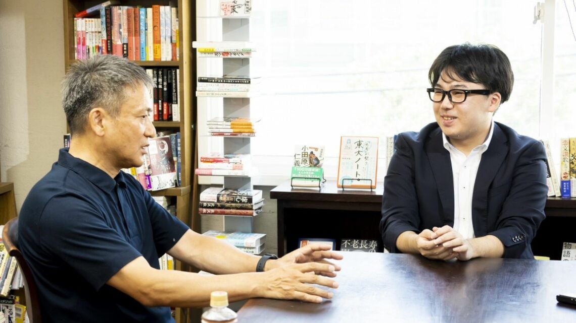 工藤さん、西岡さんが話している様子