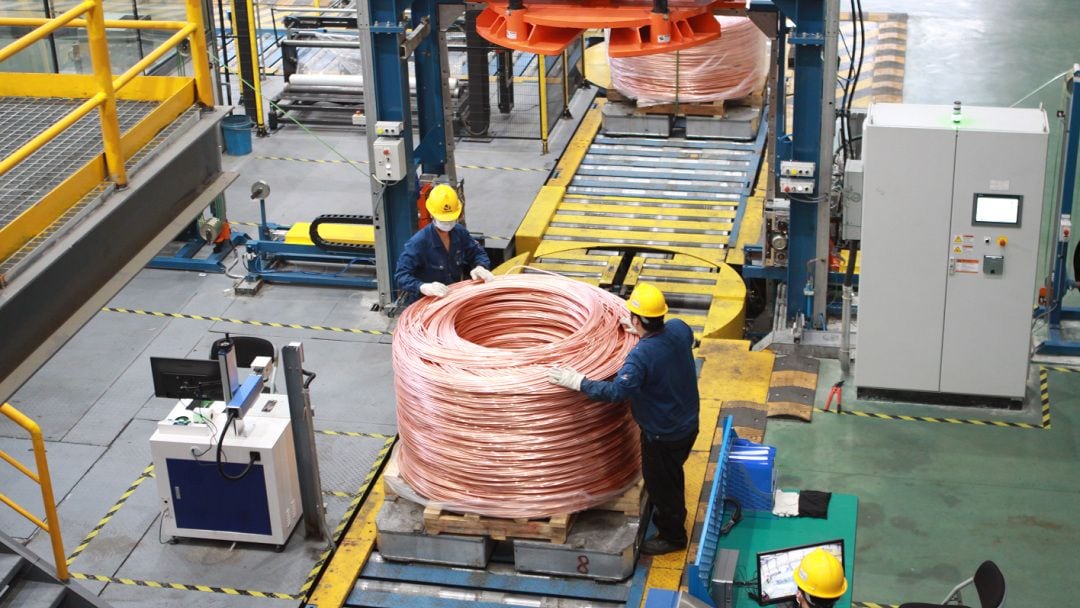 中国の銅製錬大手19社は、需要低迷による業績悪化を受けて協調減産に合意した。写真は国有大手の江西銅業の線材工場（同社ウェブサイトより）