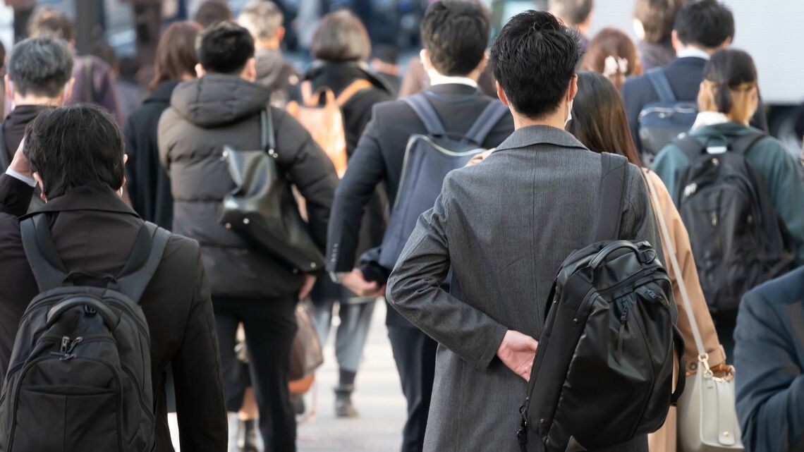 防衛費増額で「今を生きる世代」が分かち合う負担は、「増税」ではない(写真:ABC/PIXTA)