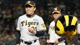 日本シリーズ進出を決め笑顔の阪神・岡田彰布監督（写真：時事）