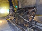 脱線事故で破損したトンネル内の安全扉（黄色の部分）（写真：スイス連邦鉄道 © SBB CFF FFS）
