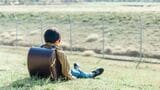 「友達関係」が原因で学校に行きたくない子どもに、どのように対応したらいいのでしょうか（写真：buritora／PIXTA）