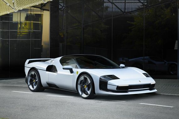 ディテールに「F40」のモチーフが採用されている「SC40」（写真：Ferrari）