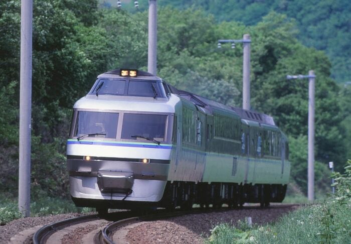 JR北海道の「クリスタルエクスプレス」も