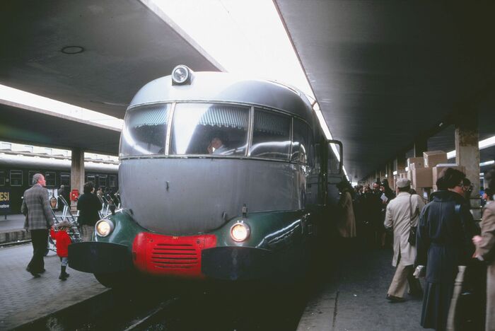 ローマ・テルミニ駅に停車中の「セッテベロ」