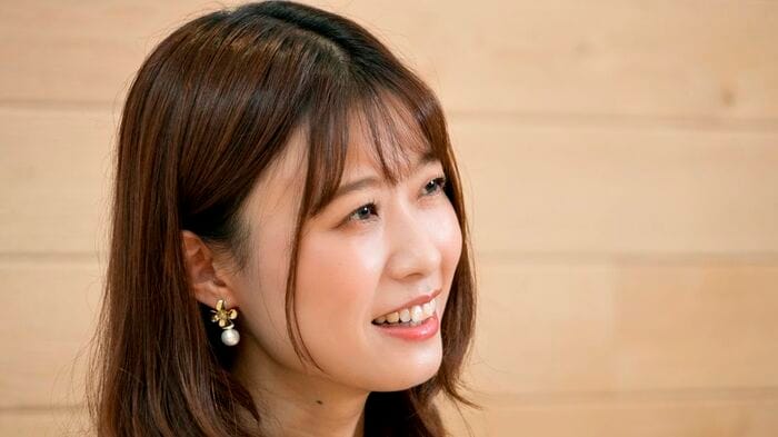インタビュー時の西澤由夏アナ