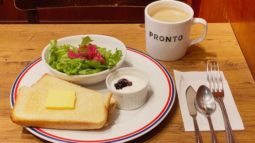 プロントの朝限定メニューは、ワンコイン500円以下で定番のモーニングが楽しめる（筆者撮影）