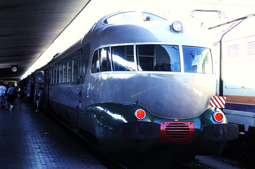 元祖前面展望だったTEE「セッテベロ」車両も晩年は団体用（2000年 筆者撮影）