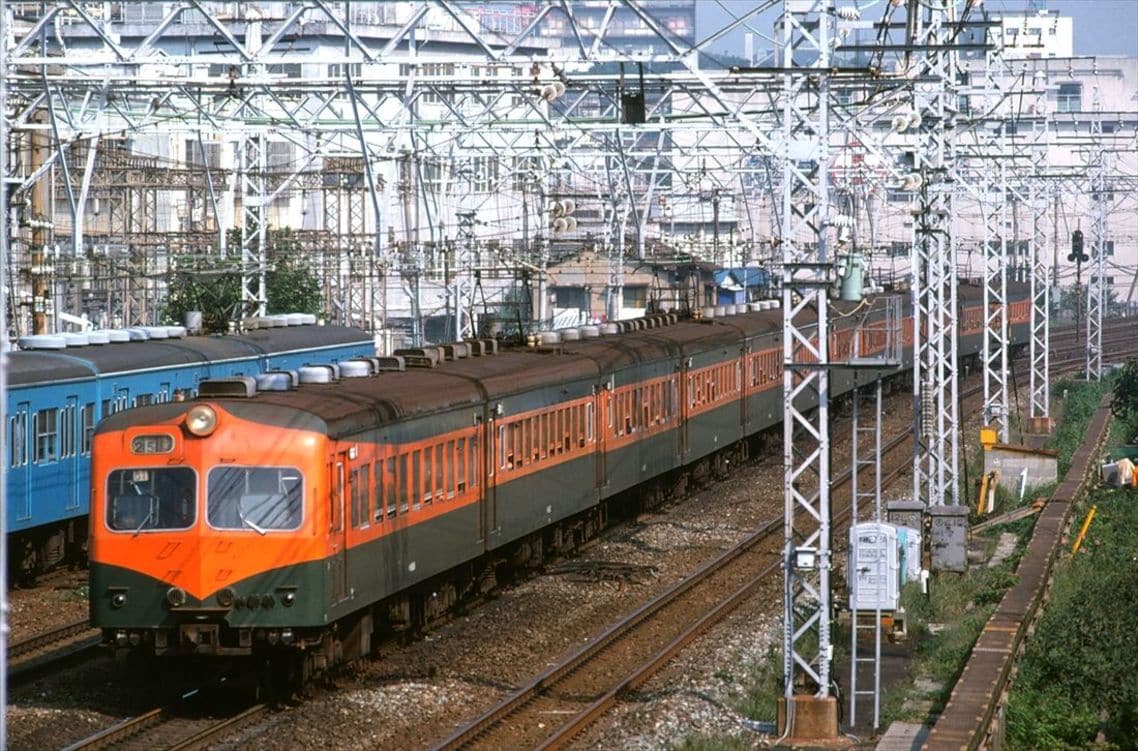 大井町付近を走る80系電車