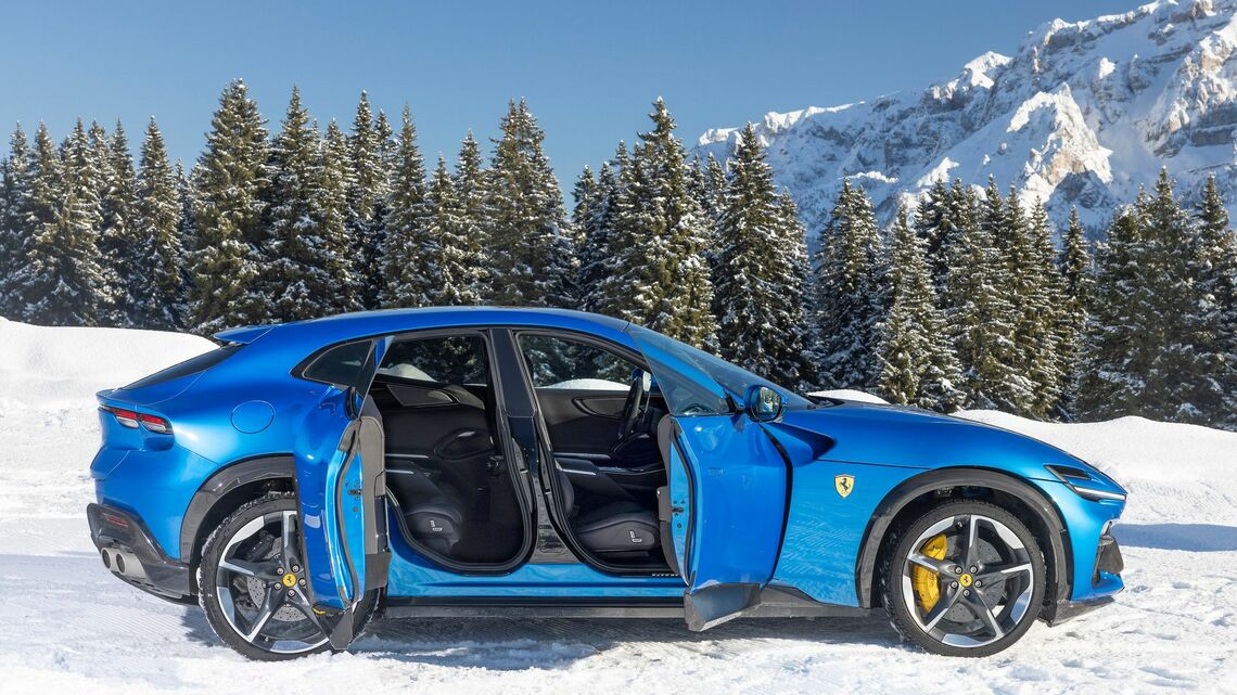 フリーダムドアと呼ばれる後ろヒンジのドアは乗降性も高い（写真：Ferrari SpA）