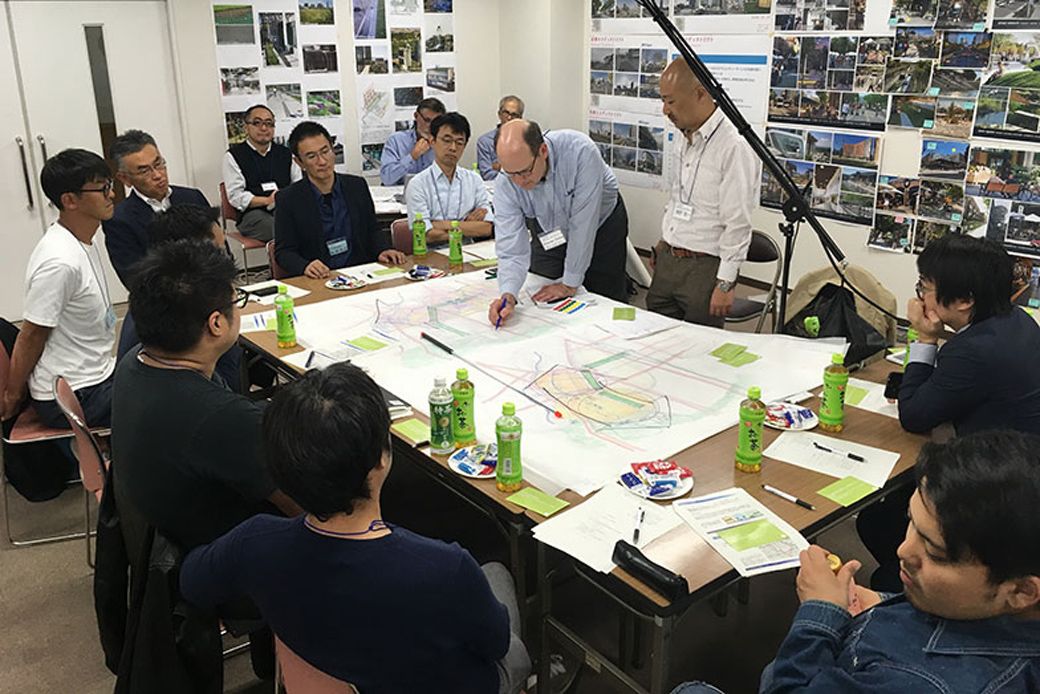 アーバンデザイン策定に向けたワークショップの様子（写真提供／前橋市）