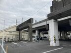 新習志野駅付近に立つ橋脚状の構造物