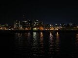 出港。鹿児島市街地が遠ざかっていく（筆者撮影）