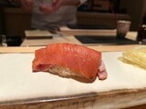 鮨 ラビス 大阪 ヤニック・アレノの大トロ（写真：筆者撮影）