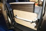 日産のセレナをベースにした、メティオの新作キャンピングカー「ラクネルステイ・スイート」（筆者撮影）